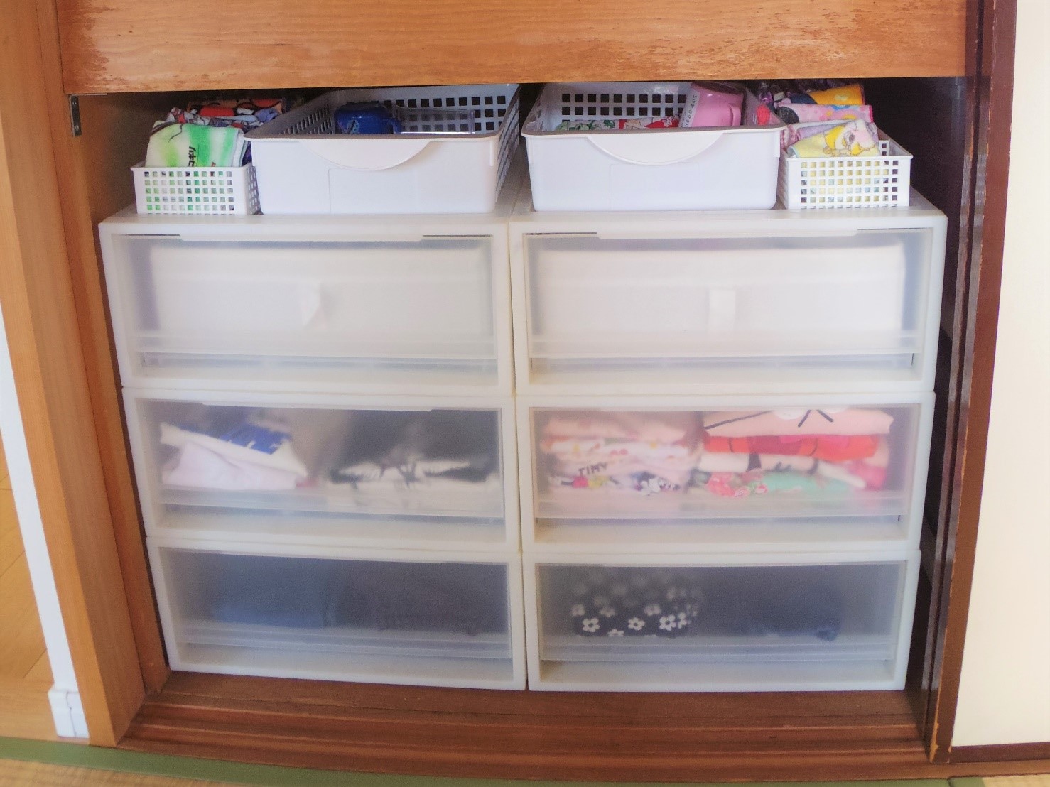 押入れにスッキリ収まる〜子供服の収納パート2赤工友里オフィシャルブログ「家族が幸せになる収納」Powered by Ameba