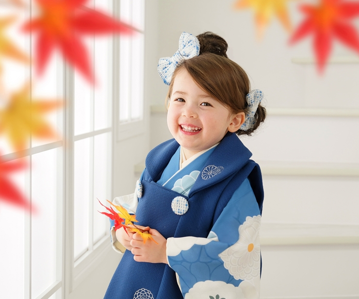 編みおろしstyle🌼 ７歳七五三のお客様から リクエストの多い人気hair ピンクmakeも毎年７歳でも３歳でも七五三のお客様から人気です🫶🏻💕 飾り @brambly_