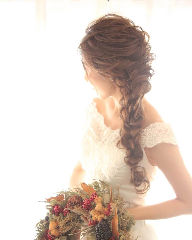 仲良しショット♡ お顔近付くと、自然と笑顔溢れる☺️💕 ※新郎はセルフヘアセットです 📸 @uk_wedding_ 🤵 @pmukyo 💄@lopi.hair_make 👔 @tuxedostation 💐 @bouquet_by_yuri 💇‍♂️@lipps_inoueyoshihiro 💇‍♀️ @hirowumf前撮り前撮りヘア前撮りポーズ