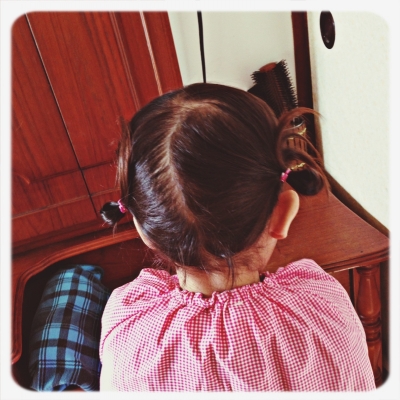 子どもにおすすめの髪型はお団子2つヘア！浴衣や帽子にも似合う浴衣ヘアアレンジAll About