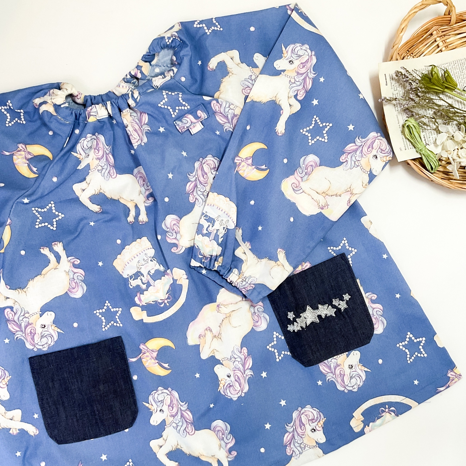 肩掛けタイプ◇ハンドタオル 電車柄 ホワイト男の子 肩掛け ショルダー 斜めがけ タオル ハンカチ 幼稚園 保育園 肩掛けタオル 斜めがけタオル斜め掛けタオル - EMi baby&kidsminne byGMOペパボ 国内最大級のハンドメイド・手作り通販サイト