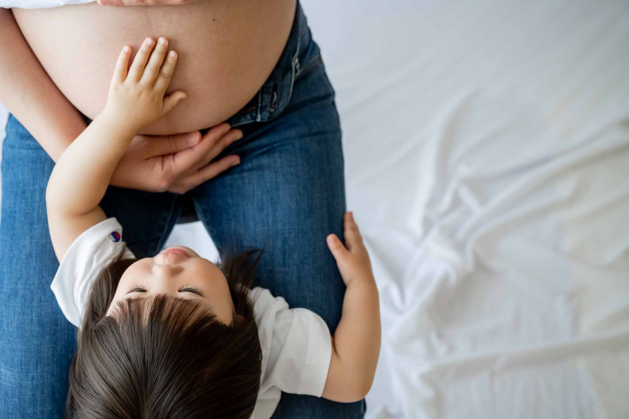 福岡県でマタニティフォトの出張撮影ができるおすすめ出張カメラマン子ども・家族の専門、一律料金で安心 - fotowa