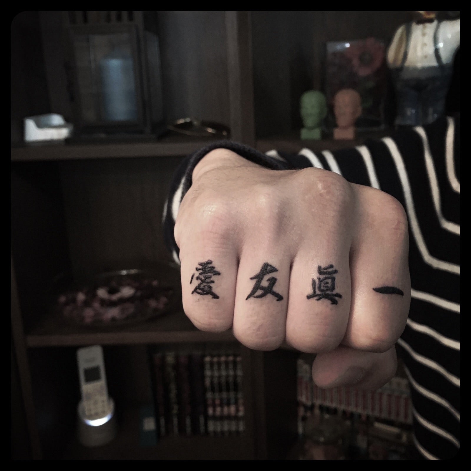 K,S,Rのイニシャルを1つのデザインに 👂🏻🤍🫧 ご家族のイニシャルでファミリータトゥー🫶🏻✨ Tattoo専用アカウント👩🏻‍🎨🎨💕@heartyink_girls . 💗@heartygirls_feminine 🖤@heartygirls_noire heartyinktattooタトゥーアーティストタトゥーガール