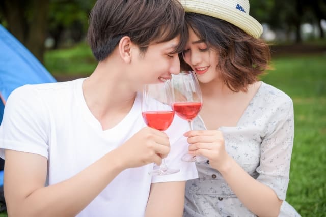 素敵な二人に憧れる！お似合いな雰囲気が漂うカップルの特徴を解説します当たる占いならmarouge マルージュ 占い 無料お試し占いも