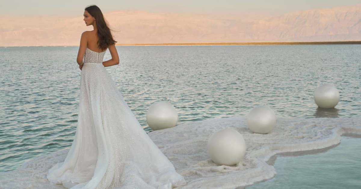 イスクラ・ローレンス直筆サイン入り超大型写真