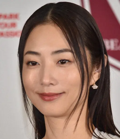 写真 MEGUMI、俳優デビューした息子の卒業式に麗しい和服姿 ネット「本当に素敵」 - エンタメ - ニュース クランクイン