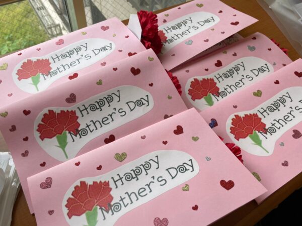 栄養部 行事食「母の日」 – 介護老人保健施設 エスポワール立神