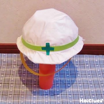 @sachimama_asobi ←他の投稿はこちら, ⁡, ⁡, かんたん！紙コップで麦わら帽子が作れちゃうよ🌻, ⁡, ⁡,この麦わらぼうし、, 実は紙コップでできているんです✨, ⁡, ⁡, 私は茶色の紙コップで作っていますが, 白や柄の紙コップで作っても可愛いです❤️,⁡, ⁡, リボンのところは, マスキングテープやレーステープ, を使ったり, ※マスキングテープやレーステープは,