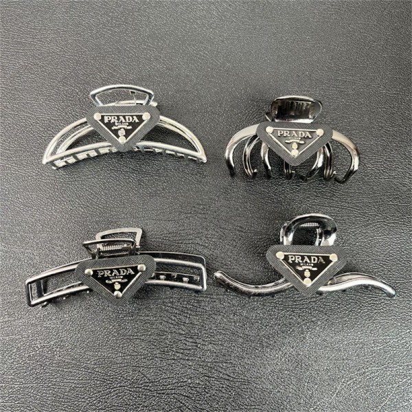 クリスチャンディオール キッズ シュシュ ヘアアクセサリー 3点セット デザインがすごく可愛くて優雅なハイブランドヘアアクセサリー ディオールシュシュヘアゴム女性にすごく人気があります。蝶結びなデザインで萌え萌えで女性愛用です