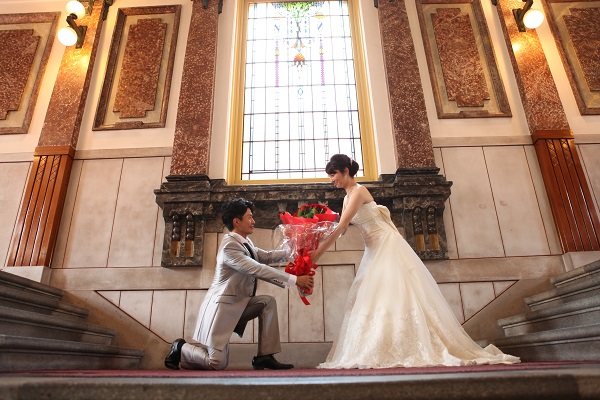 名古屋市の前撮りといえばここ！市政資料館でウエディングドレスを着て結婚記念写真撮影写真撮影に関する様々な情報を分かりやすくご紹介名古屋で前撮りの確かな技術と豊富な実績を持つstudio&M前撮り-結婚写真-フォトスタジオ-カルペディエム-名古屋
