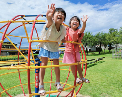 公園遊びは子どもにとってメリットがたくさん！年齢別のおすすめな遊び方18選 - 旭川市豊岡幼稚園「旭川ふたば幼稚園」 学校法人旭川中央学園
