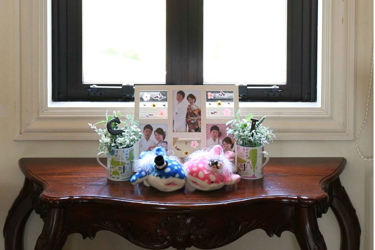 結婚式のウェルカムスペースアイテムがセットで揃う！写真を飾ったシンプルな装飾が人気│PIARY