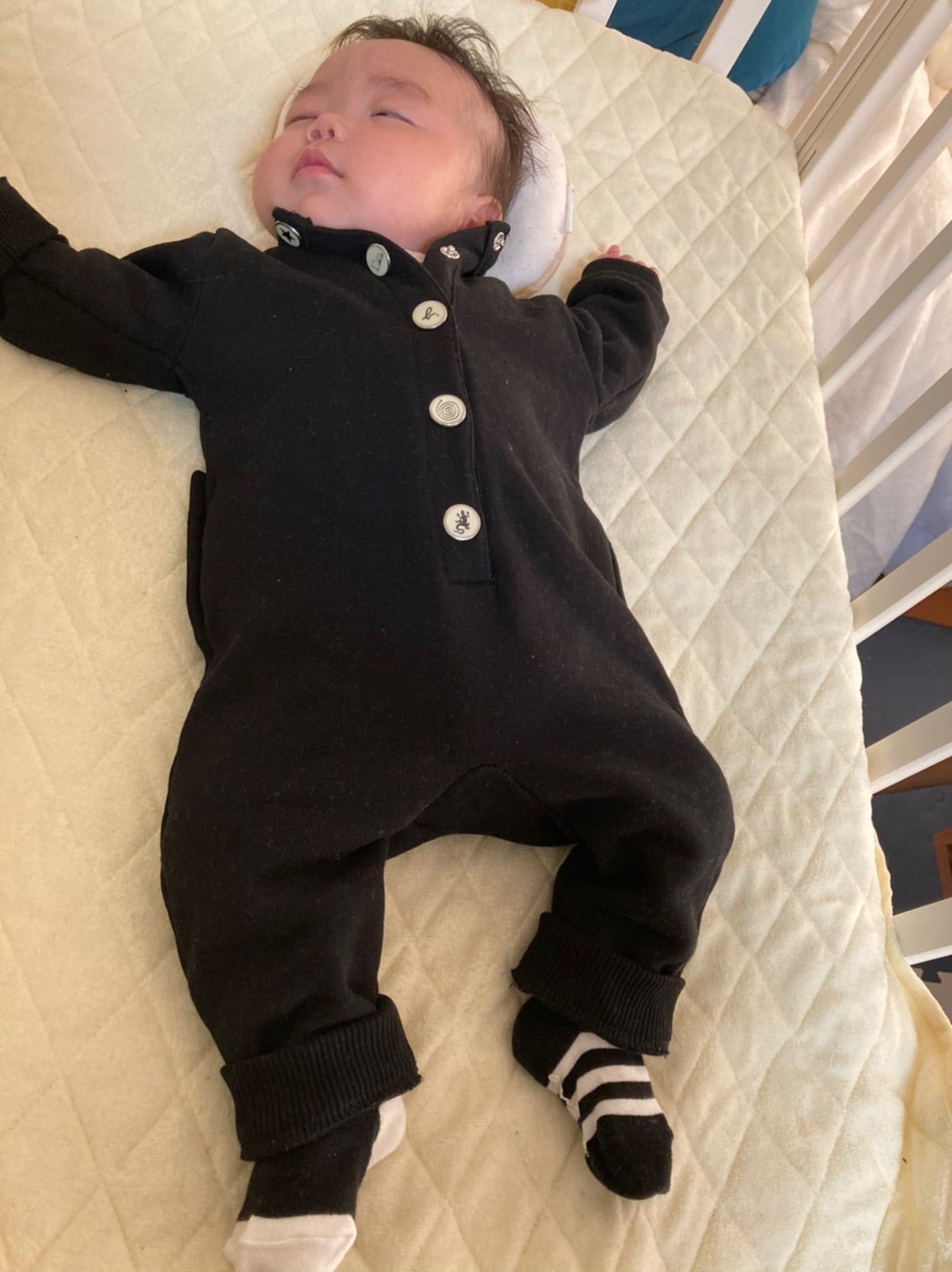 フリー写真リンゴと笑顔の赤ちゃんパブリックドメインQ：著作権フリー画像素材集