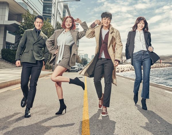 PHOTO ソ・ヒョリム＆キム・スミの息子チョン・ミョンホ、新婚旅行から帰国 幸せいっぱいの笑顔 動画あり- Kstyle