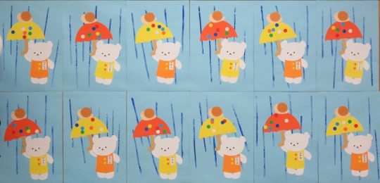 5月 6月 壁面飾り 梅雨 壁面 保育園 幼稚園 介護施設 養護施設 養護学校工作ネタ あめふり a rainfall ６月夏傘・雲・雨粒壁面飾り 模造紙サイズ高齢者レク・OT・デイ保育知育立体工作DIY・papercraft・umbrella