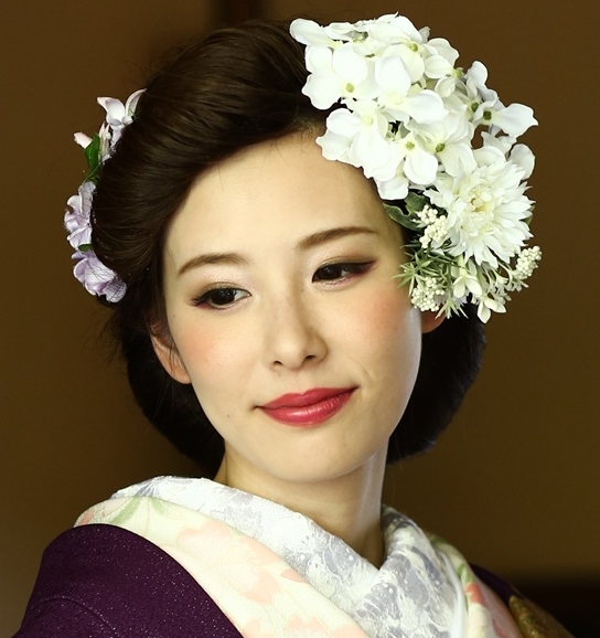 結婚式のお呼ばれヘアセット・メイクのポイントを解説！セルフアレンジ例や注意点もコラムアトリエはるか公式サイト