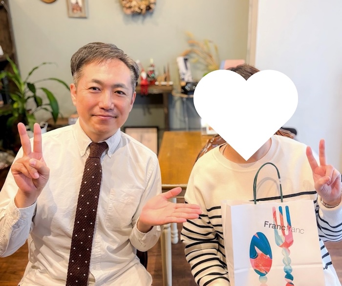 🎊ご入籍おめでとうございます💍💐 なんとこの日は 入籍当日‼️ ラシクを記念フォトに選んでくれてありがとう🫶🩷 お揃いカラーのボトTikTok