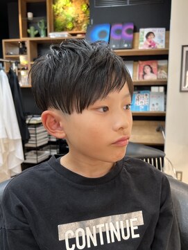 小学生の女の子の髪型 2024最新 おしゃれさんも納得のキュートなヘアスタイル114選「朝からヘアスタイルでもめている時間なんてない！」サンキュ