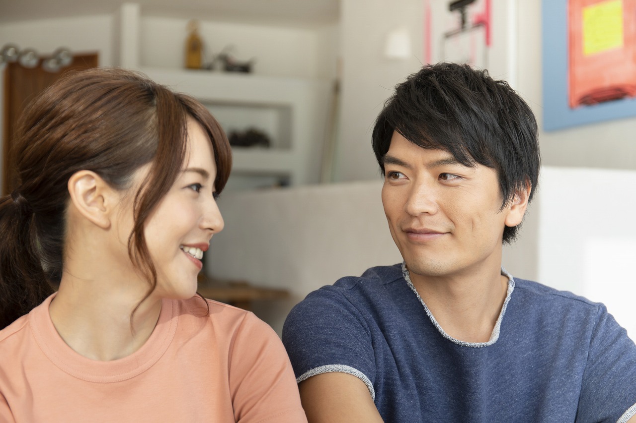 男女別 肩を組む心理大全集。関係別で変わる本音＆脈ありサインを解説！Smartlog