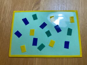 ガムテ芯の転がるおもちゃ🎥作り方のYou Tubeのリンクをプロフィールに載せています。 作品No.057です。よろしければ、ご視聴頂けると嬉しいです🙇‍♀️ ガムテープの芯で、転がるおもちゃを作ってみませんか？中には「ひよこ」「くま＆うさぎ」「花＆ちょう」の