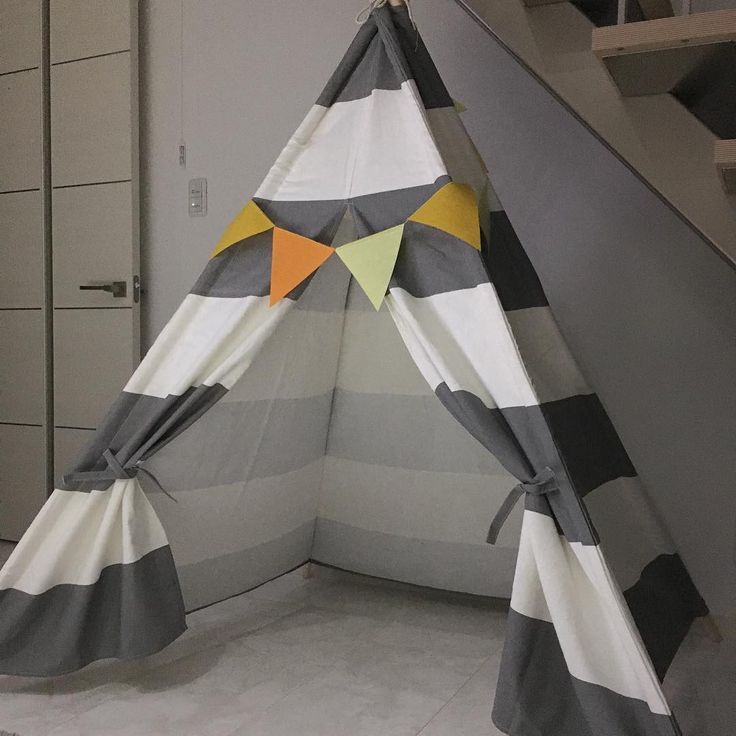 新聞紙で作ったテントの作り方：宝来こども園社会福祉法人 大谷菩提樹会 北海道音更町・帯広市