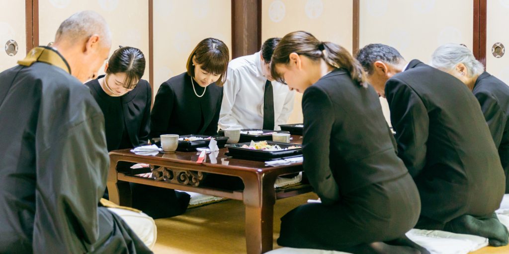 法事の案内・法要の案内・御布施法事・法要・四十九日がよくわかる