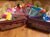 ✄- – – – – – – – – – – - – – – – – ⁡ 本日は ⁡ @birthdayplanner_watakoさんの投稿をご紹介します✨ ⁡ 早いもので2月も折り返し地点 ！ 今週から在園児から卒園児への卒園プレゼント作りをupしていきたいと思います😊🌸本日は3・4歳児向け☆卒園プレゼント作りのご