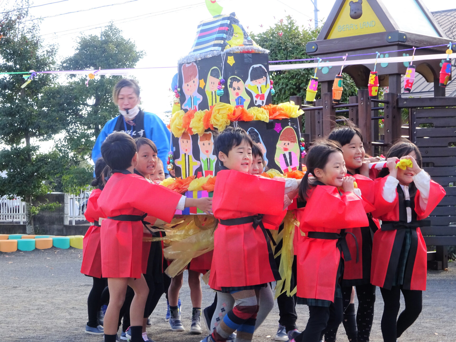 4 手作り飾り神輿 保育園、幼稚園のお祭り、会社行事にどうですか？子供神輿 神奈川県海老名市 みこし 飾り神輿 全国発送可能 お祭り 夏