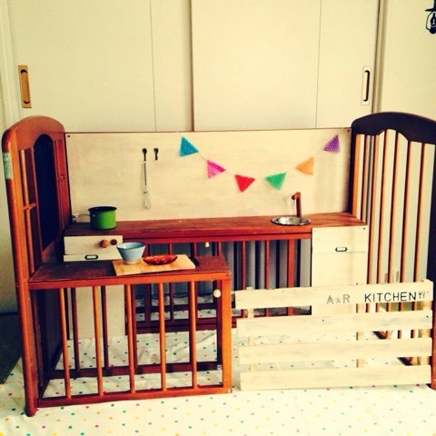 DIY 添い寝ができるようにイケアの ベビーベッドSNIGLAR の横の柵をカット