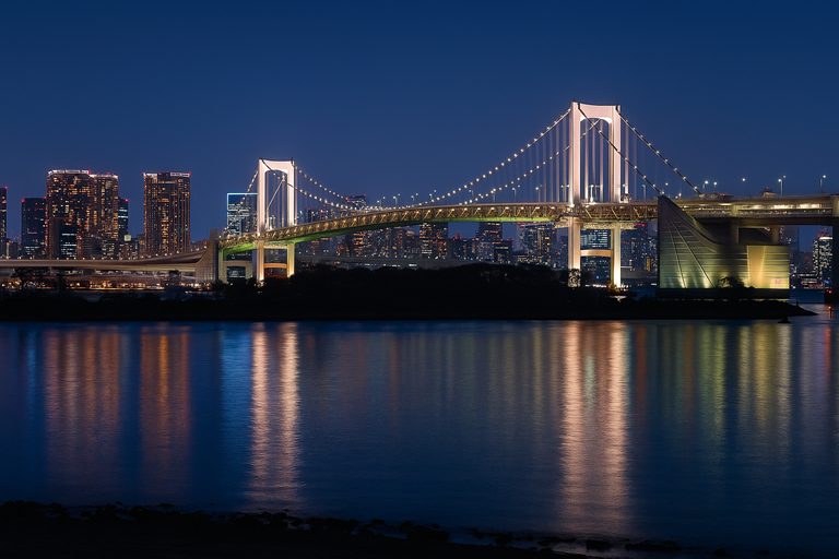 40代 大人デート コーデ「新しい40代」のためのファッション＆ライフスタイル誌STORY