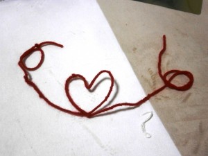 ウエディングフォトで使える赤い糸の作り方Part.1 100均DIY ～佐野オリヴィエ～ - YouTube