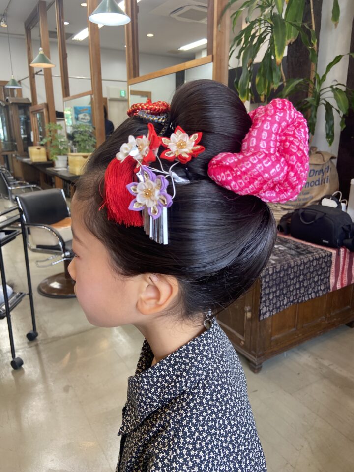 2025年最新版 7歳の七五三におしゃれで可愛い髪型20選！35スタイルを紹介 - 七五三,成人式,フォトウエディングの撮影なら阿部写真舘 茨城プレイアトレ土浦店へお任せ