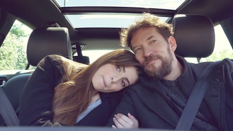 車でのキスを成功させるコツ～車内のキスの胸キュン＆失敗エピソード～「マイナビウーマン」