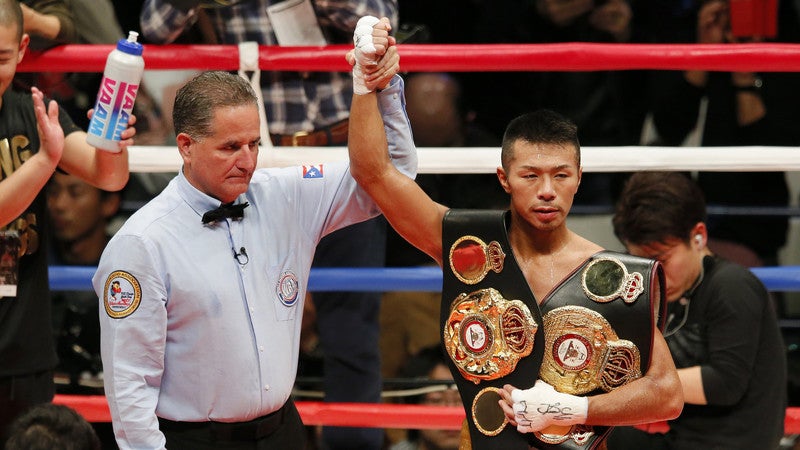 ボクシング パンフレット 内山高志✕コラレス２ 田口良一✕カニサレス 元ライトフライ級世界王者・田口良一氏が''聖地''で引退セレモニー先輩の内山高志氏とスパーでリングに別れ：中日スポーツ・東京中日スポーツ