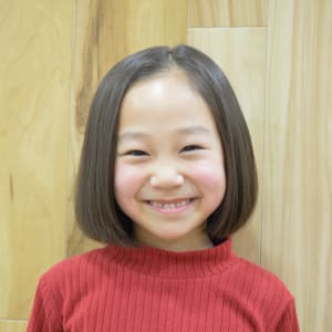 自宅で子供のカットに挑戦！可愛いボブスタイルの切り方！女の子編