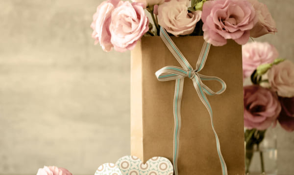 これで決まり! 結婚祝いの贈り物は心を込めて手作りしよう!感動する手作りプレゼントのアイデアを紹介似顔絵グラフィックス