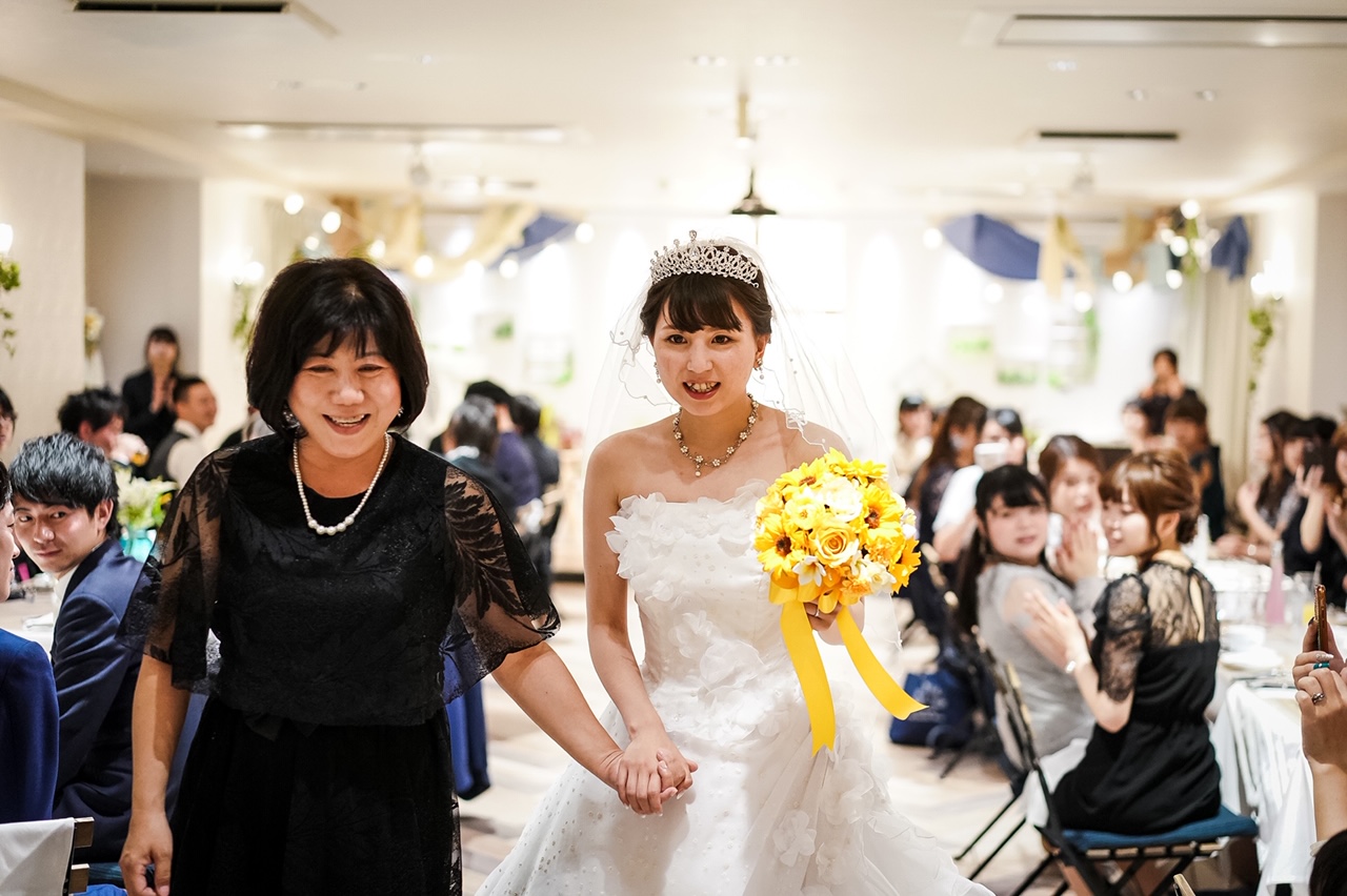 母の日 こんな写真撮りたいシリーズ 花嫁と母ウェディングドレスレンタル TIG DRESS 東京