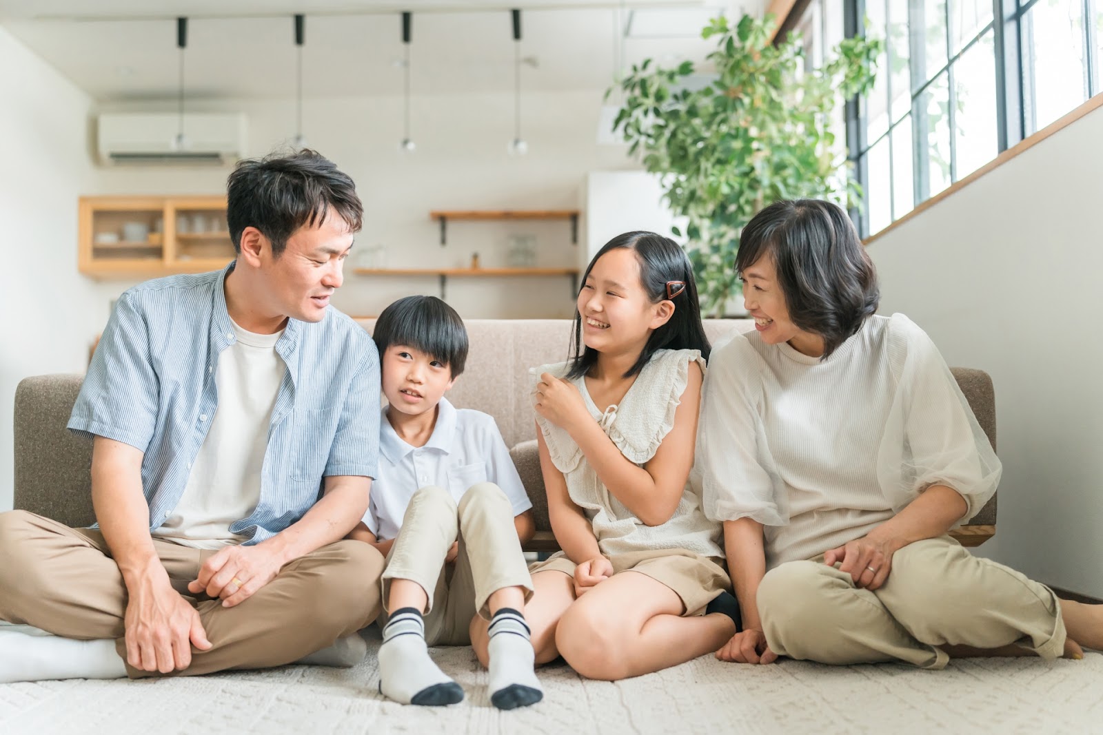 Hi there!👋 本日は今すぐ家庭での会話で使えるフレーズ 子どもと一緒にゲームをするとき Part6 をお届けします！家庭内での会話でも使えるので、ぜひ使ってみてくださいね♪ この投稿は今話題の『AIツール』を使用しています♪ もし、AIツールで作成した英文に違和感