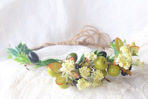 花かんむりの作り方。子どもと一緒にシロツメクサで作ろう！ 昔ながらが”今”楽しい！レトロアートレシピ Vol.6 ウーマンエキサイト