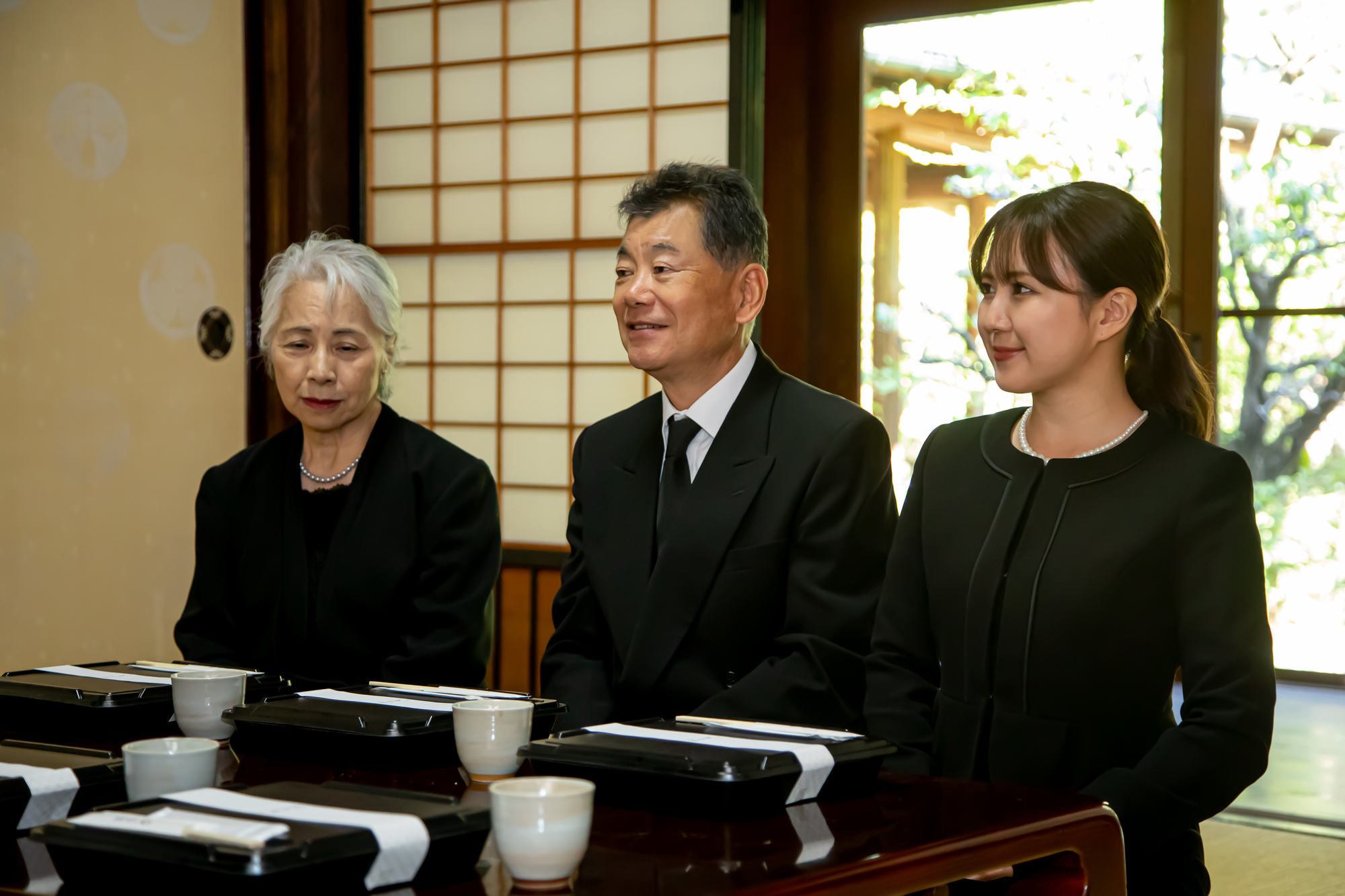 法事のときの適切な服装とは？基本のマナーから家族のみの場合についても解説AOYAMA Journal