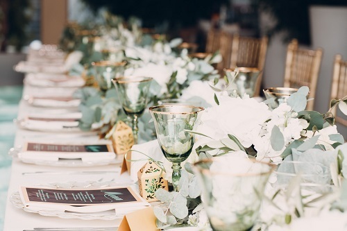 結婚式披露宴のテーブルコーディネート テイスト・季節別 おしゃれな実例23選みんなのウェディングニュース