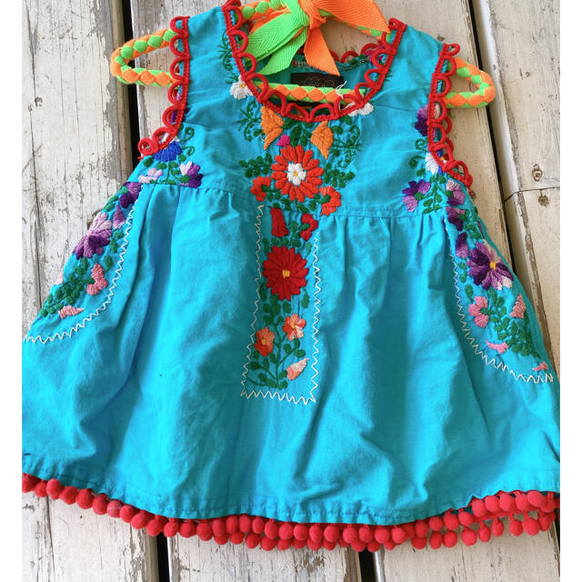 embroideryhandmadeneedlework刺繍刺しゅうハンドメイド手作りTシャツ子供服子ども服リメイクビーズ刺繍ユニクロ無印良品雪だるま犬ジャックラッセルテリアダックスフンドミニチュアダックスminnecreema天然生活暮らしのおすそわけ