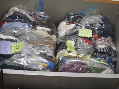 収納 100均アイテムで息子のサイズアウトした洋服を整理整頓 - YouTube