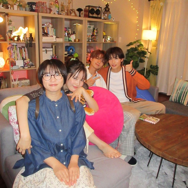 ドラマの主人公が住んでいるお部屋を再現。憧れの海外風インテリア – Little Rooms