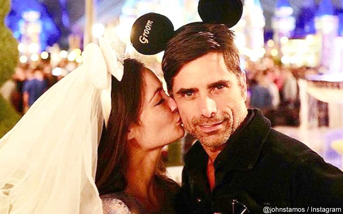 Amazon.co.jp: 海外ドラマフルハウス家族6人写真 背景オレンジ・縦 ジョン・ステイモス、オルセン姉妹 : 家電＆カメラ