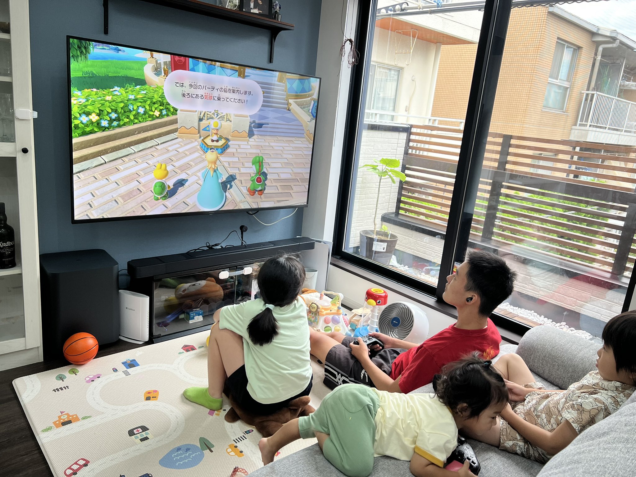 漫画 盲目の私の家に近所の子供たちが勝手に侵入してヨーグルトを食べて行った 気付かないふりをしてたら調子乗って毎日ヨーグルトを食べに来るようになったのである日、白いペンキとすり替えておいたら