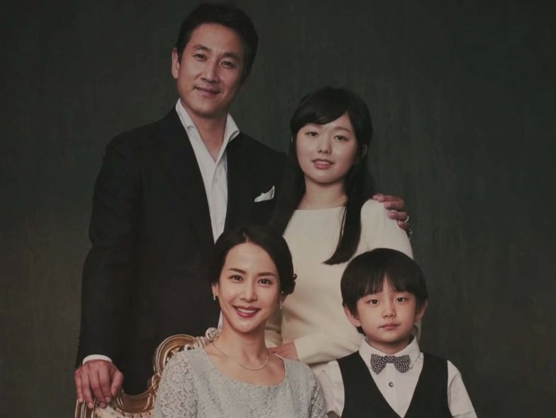 26,478 お金持ち 家族 Stock Photos, High-Res Pictures, and Images - Getty Images