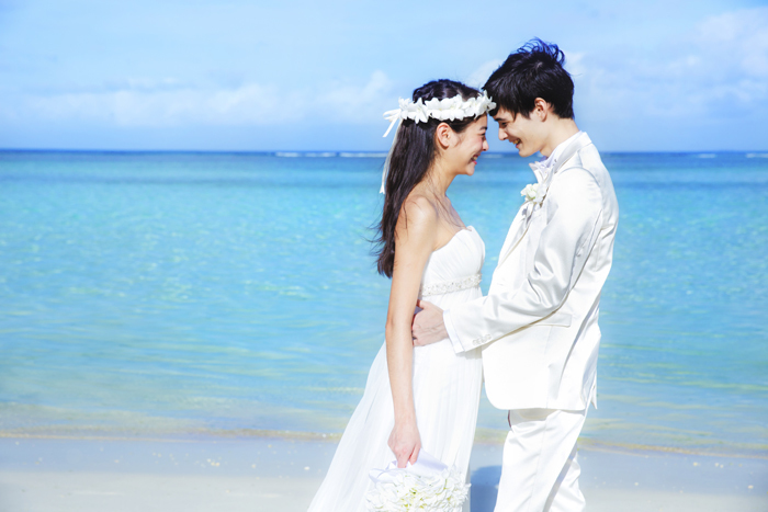 旗艦店「アールイズ・ウエディング新宿サロン」が誕生！ 2015年12月11日 金 グランドオープン株式会社グッドラック・コーポレーション