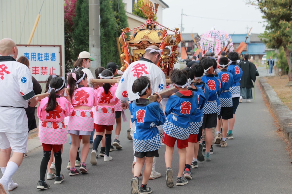 子供神輿の飾りに池尻紐房工場