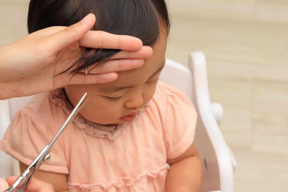 簡単！！前髪の切り方 ななめショートバングで可愛くする方法！キッズカット東京